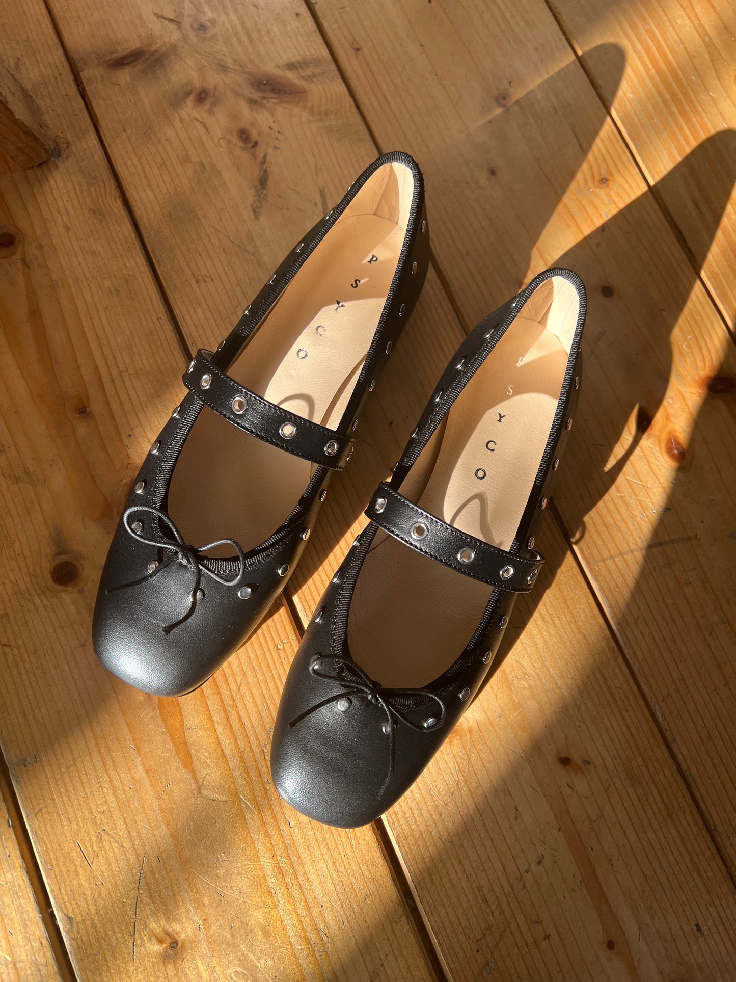 LILITH – Ballerina in Nappa Nera con Borchie e Cinturino con Occhielli Made in Italy